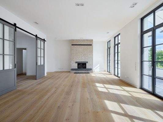 Wohn-Esszimmer mit Kamin