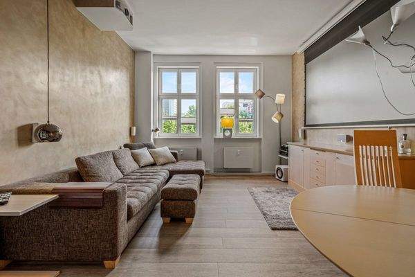 Südseite der Geschichte – Wohnen im Denkmal mit Aufzug