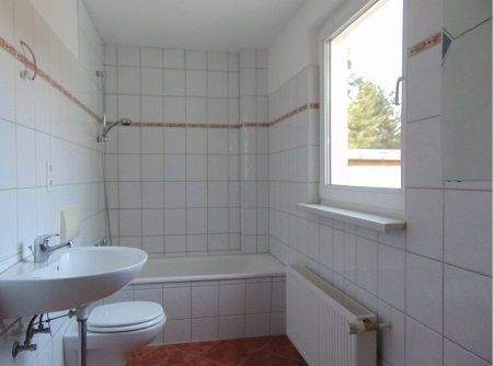 WE1 OG Tageslichtbad mit Badewanne 