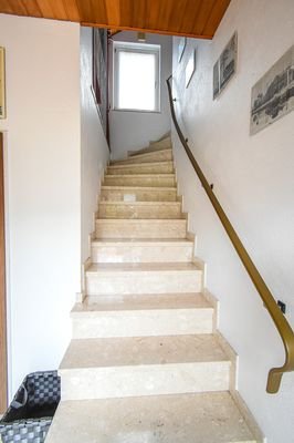 Einliegerwohnung massive Treppe