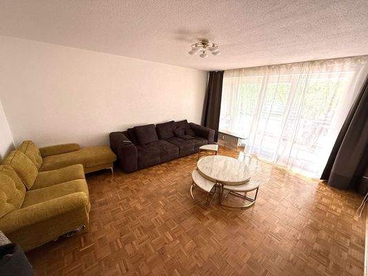 Wohnzimmer möbliert