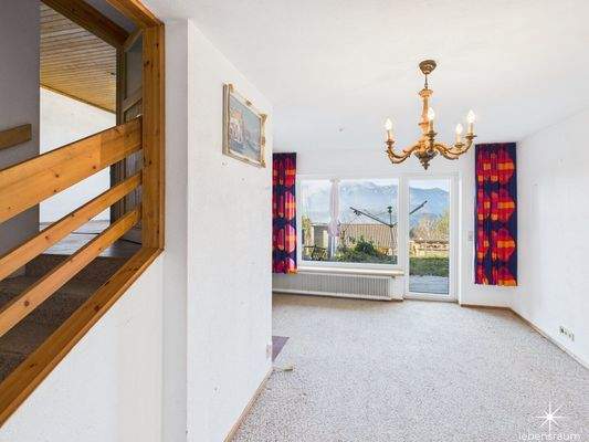 Wohnbereich und Zugang Südterrasse.