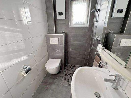 Erdgeschoss modernisiertes Duschbad