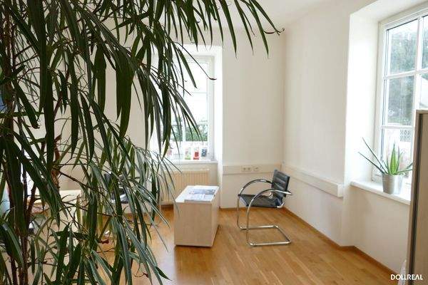 heller freundlicher "Eckraum"