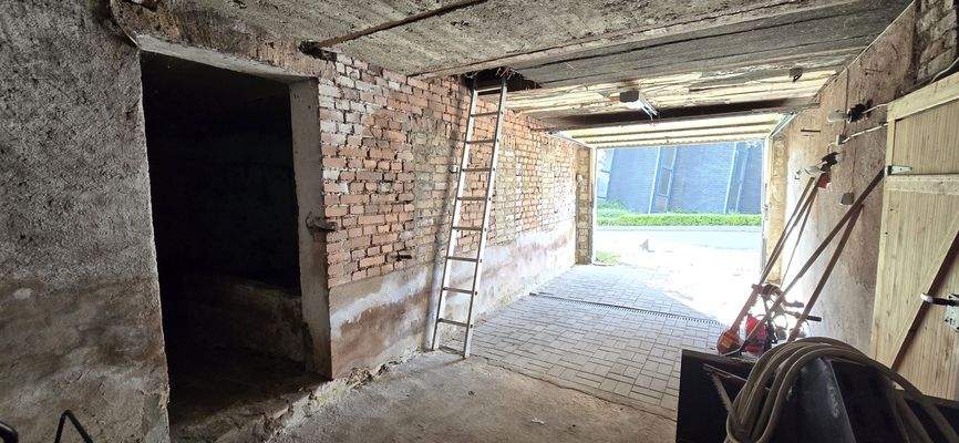 Keller: Garage in der alten Scheune