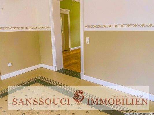 hochwertige Bodenbeläge im EG