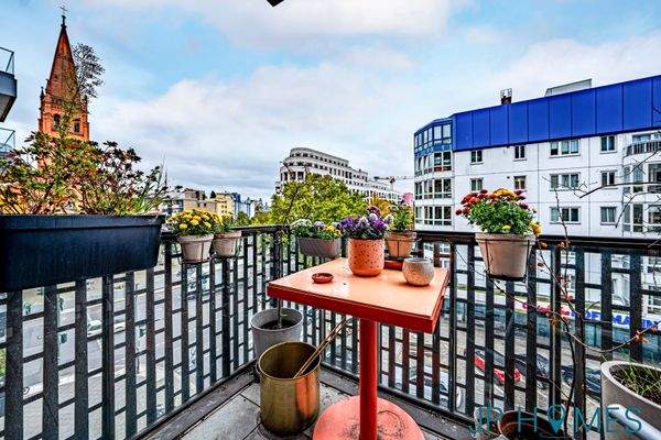 08_Balkon Blick diagonal-min-2