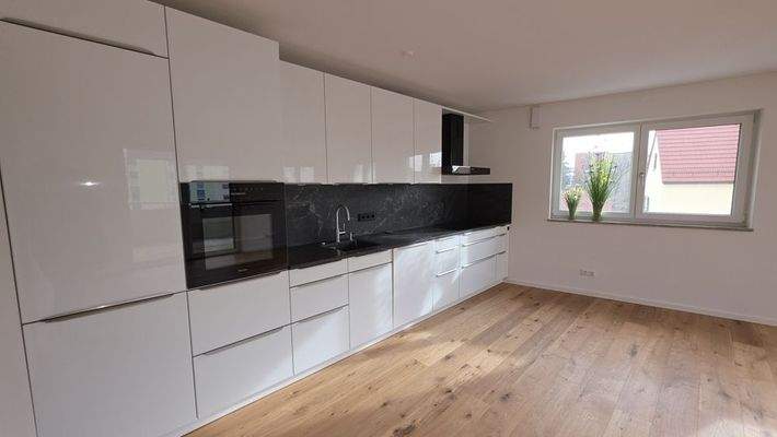 Küche mit Luxus-Einbauküche