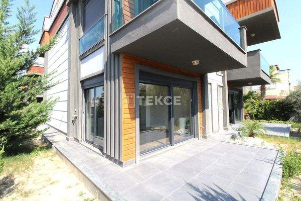 Flat with a Shared Pool Near Golf Courses in Kadriye Antalya