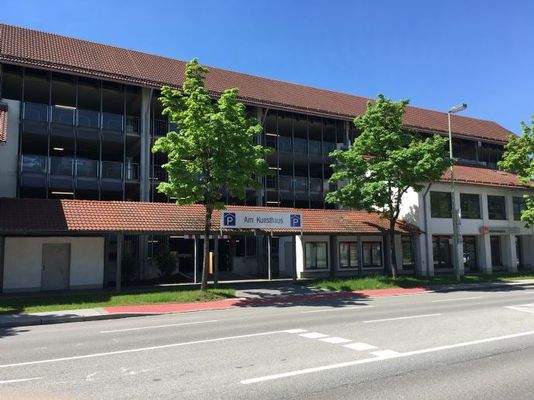 Einfahr auch über die Neugablonzerstraße möglich