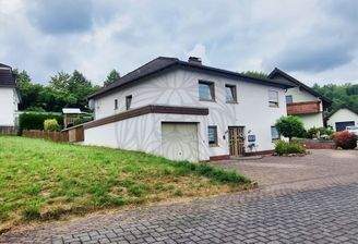 Haus und Garage