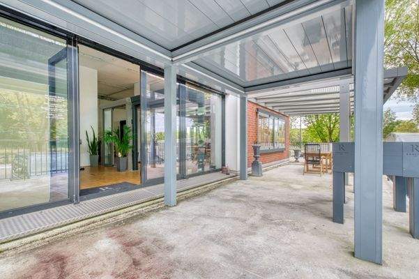 Überdachte Terrasse