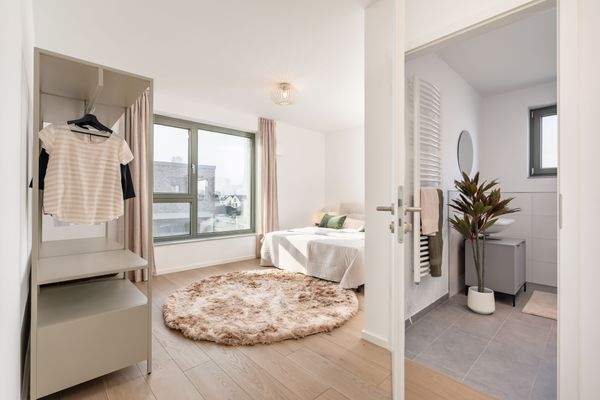 Elternschlafzimmer mit Bad en Suite