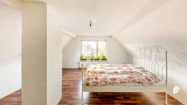 1. OG Elternschlafzimmer 1