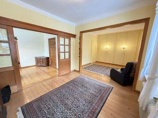 großzügiger Wohn-Essbereich (6)