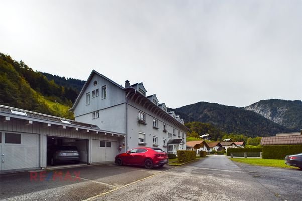 Parkplatz/Rückseite des Hauses 