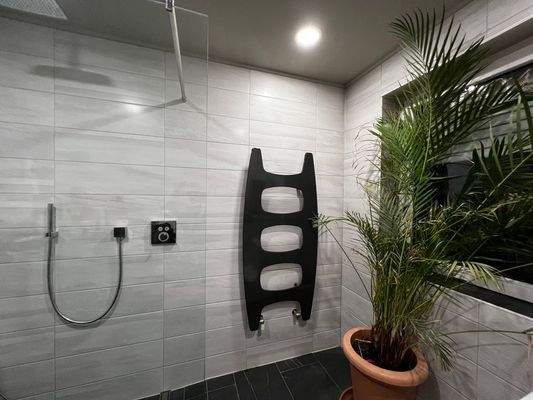 Bad mit Dusche OG