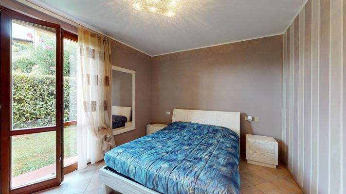 NA-072-9-Appartamento-arredato-con-corte-esclusiva