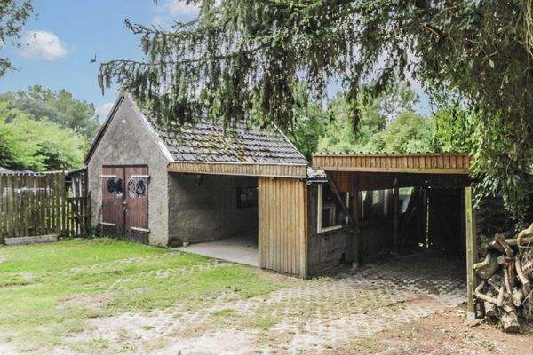 Carports und Werkstatt