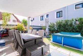 Ansicht Terrasse mit Garten