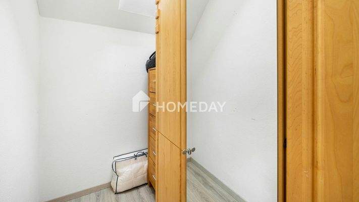 W1 DG Ankleidezimmer 1