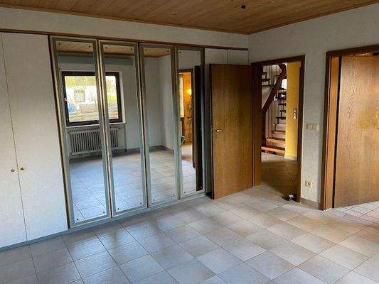 Schlaf-Arbeits-o. Ankleidezimmer EG