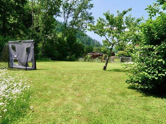 Und Fußball kann man hier auch noch spielen !