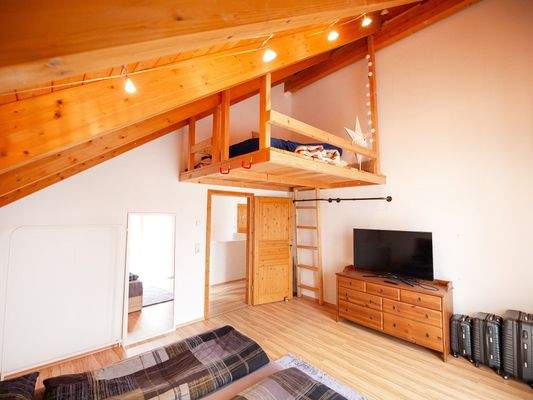 Bürozimmer/Kinderzimmer im DG