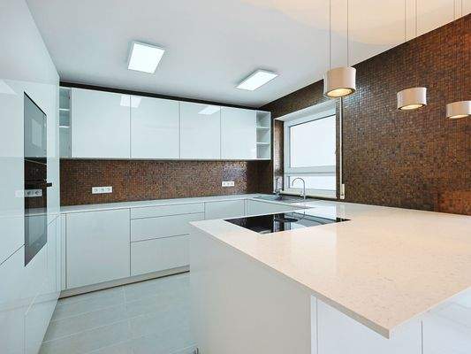 Sehr hochwertige und moderne Küche