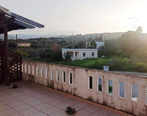 Kreta, Voukolies: Möblierte Wohnung im ersten Stock zu verkaufen