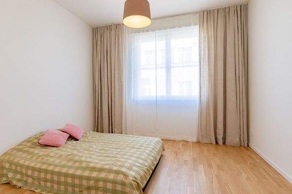 Bright, quiet bedroom