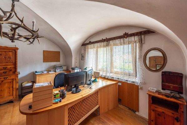 Büro im Gewölbe