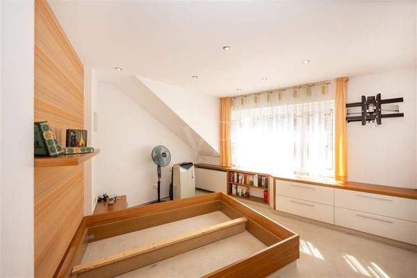 Schlafzimmer mit separater Ankleide