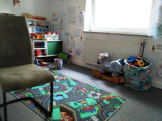 EG_Badezimmer mit Wanne und WC