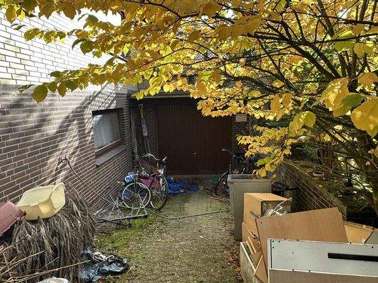 Zugang Keller  hinten