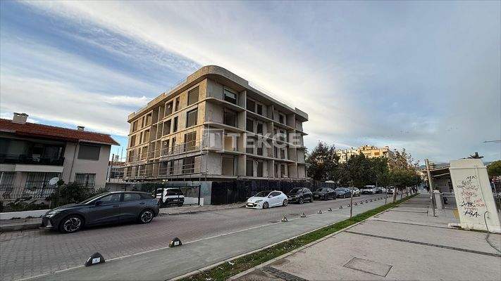 New Apartments near the Sea in İzmir Karşıyaka