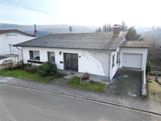 Zweifamilienhaus mit Weitblick in Neunkirchen