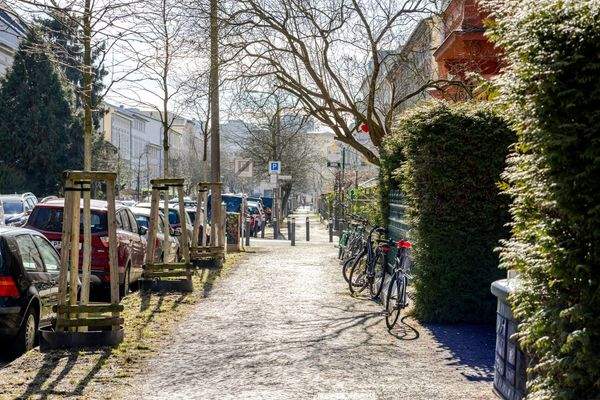 Straßenbild vor dem Haus