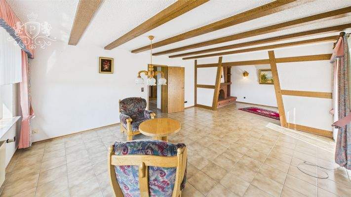 CAM01984G0-PR0471-STILL006