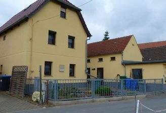 Ansicht von der Anliegerstraße (Sackgasse)