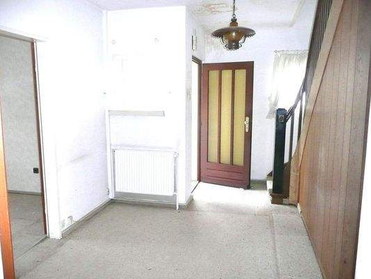 im Hausflur Erdgeschoß