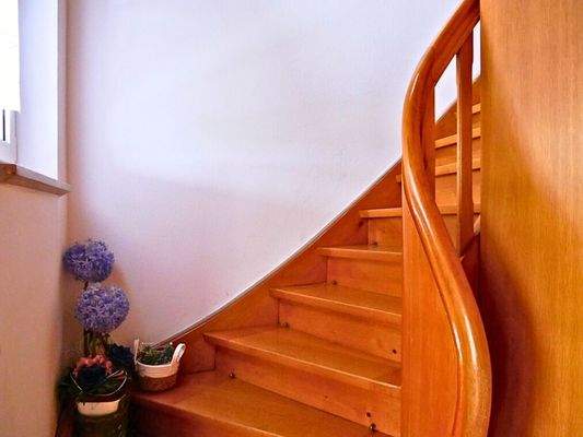 Treppenaufgang zum Dachgeschoss