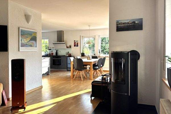 Wohnzimmer und Essbereich im Erdgeschoss