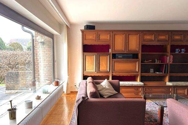 geräumiges Wohnzimmer