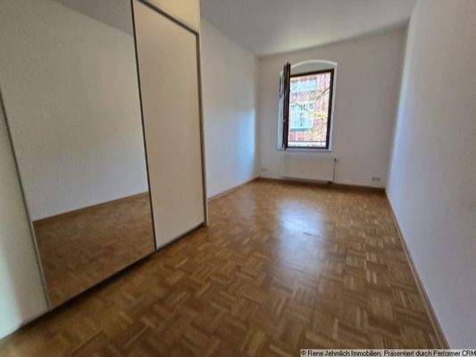 Schlafzimmer mit Einbauschrank