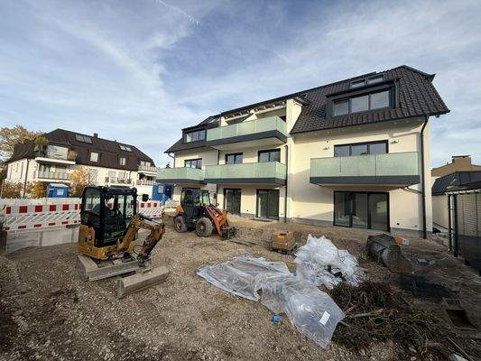 kleiner Spielplatz und Gemeinschaftsgarten