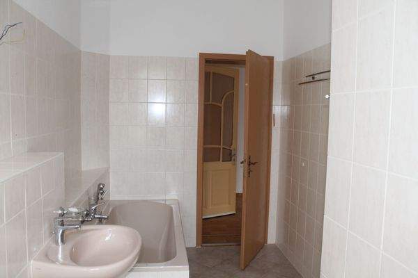 Badezimmer mit Wanne