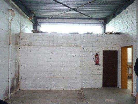 Blick zur Türe Werkstatt