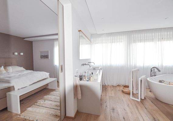 Foto 19 - Bild Masterbedroom&Bad.jpg