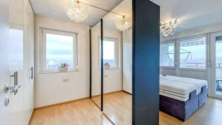 Ankleide- / Schlafzimmer